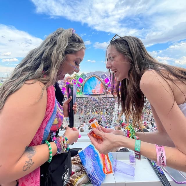 Abstract Rave Kits 🔮 | Laylo